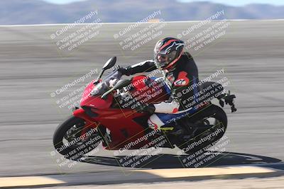 media/Oct-13-2025-Moto Forza (Mon) [[a66d839500]]/3-B Group/Session 2 (Bowl)/